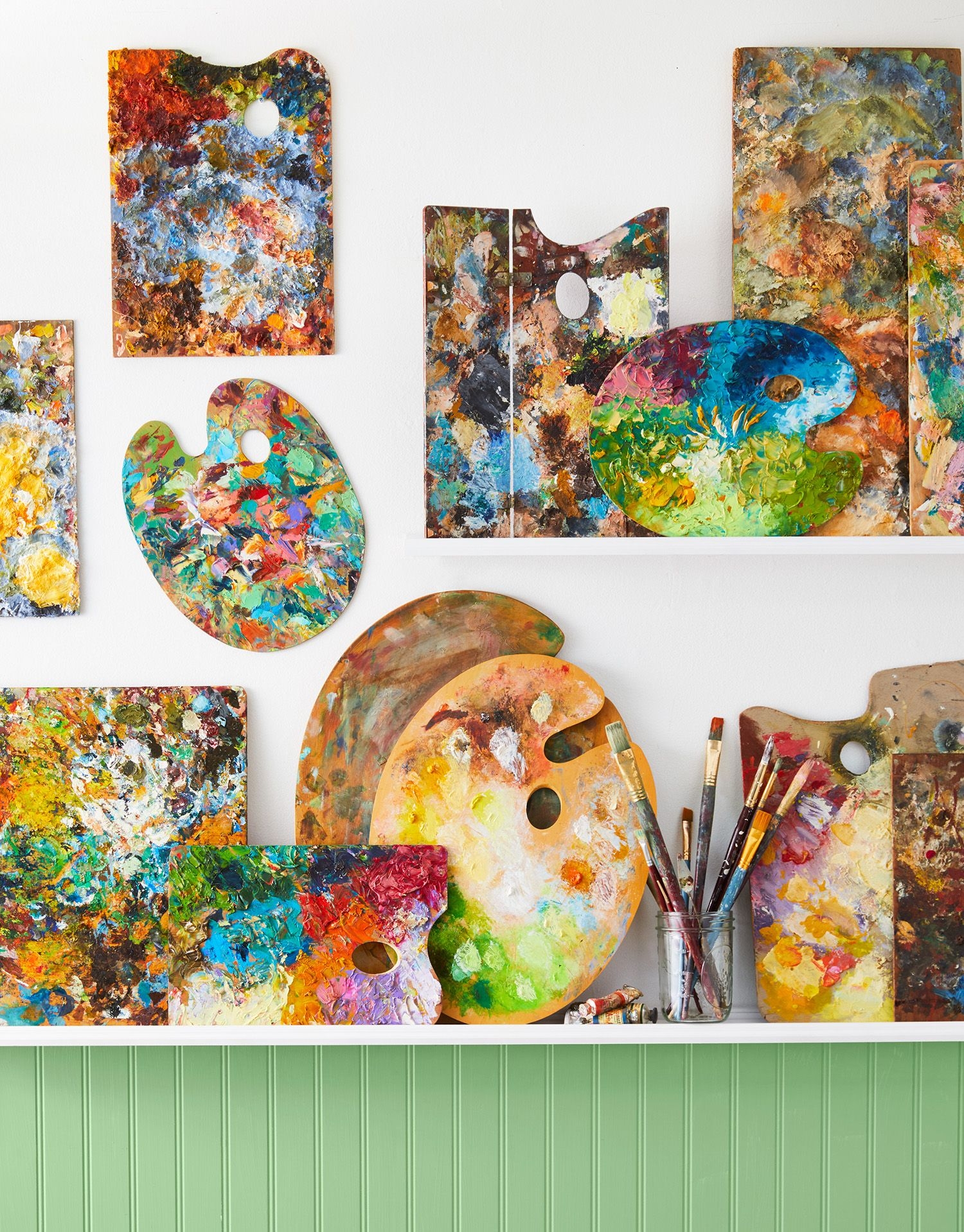 Add Color To Your House With These Colorful Vintage Collectibles