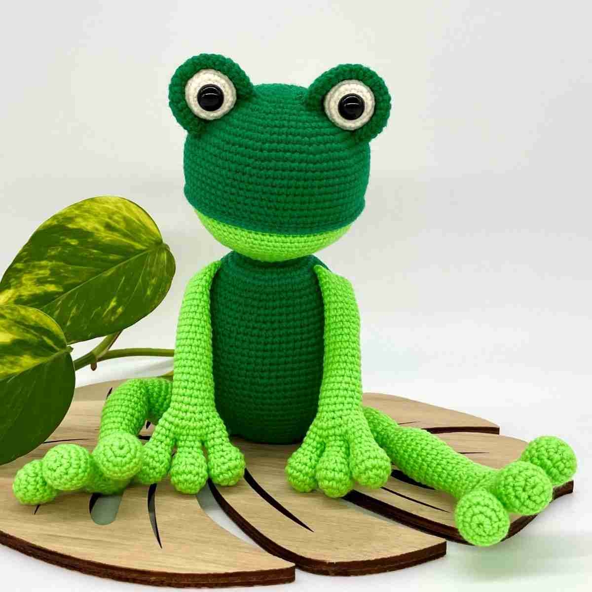 free crochet frog pattern free crochet frog pattern