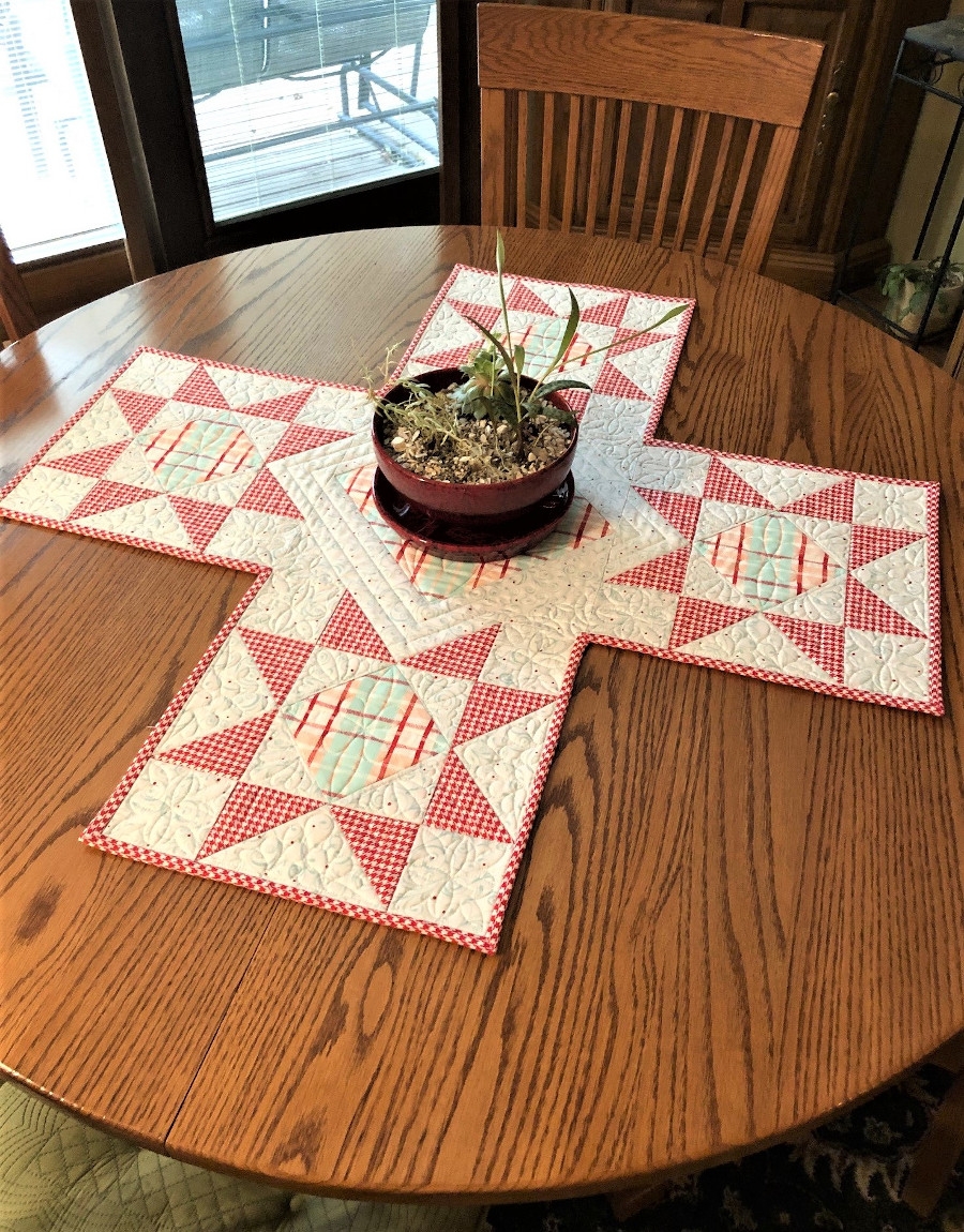 Free Quilt Pattern Star Crossed Table Runner APQS Free Quilt Pattern Star Crossed Table Runner APQS