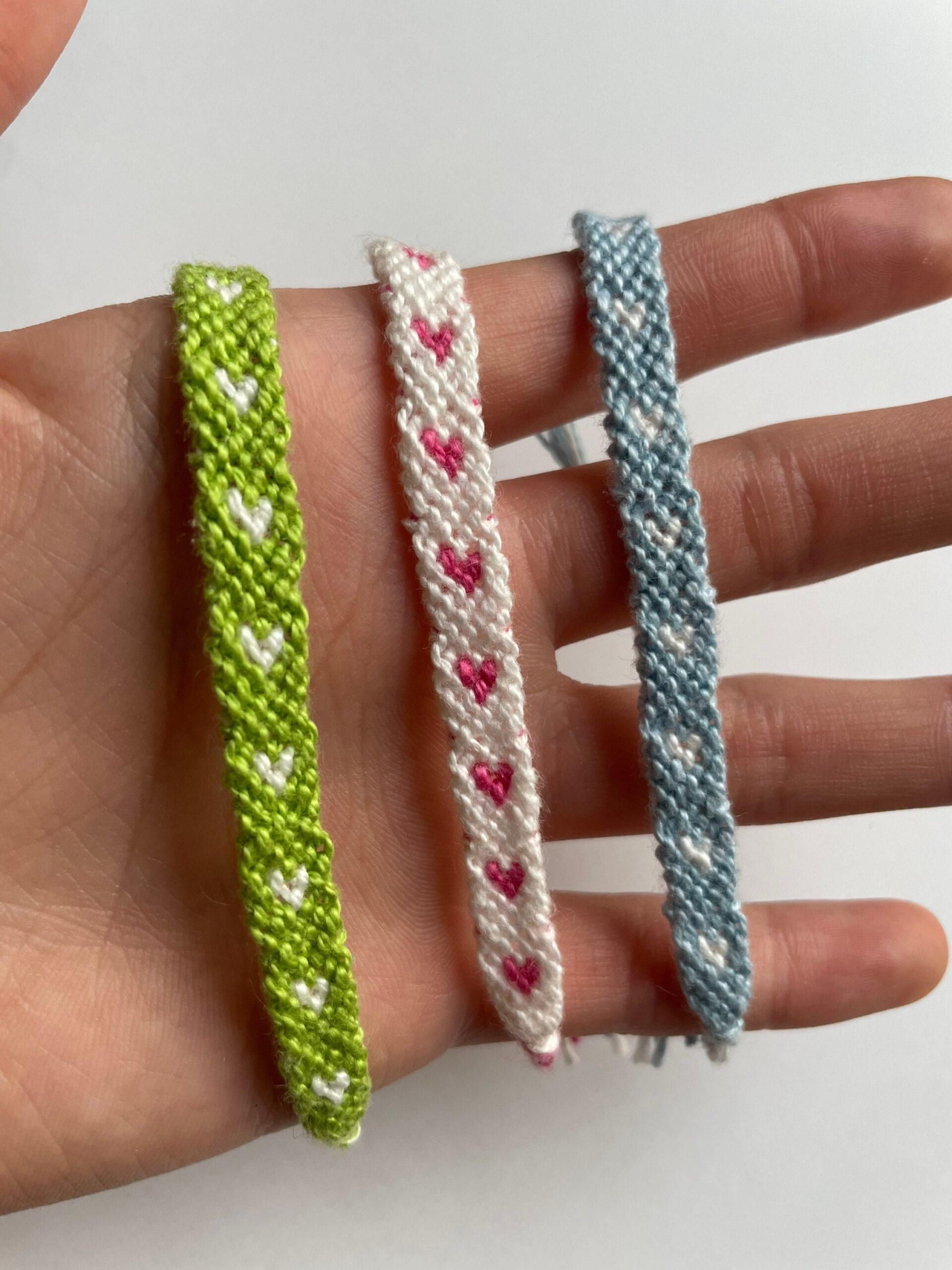 friendship bracelet heart pattern