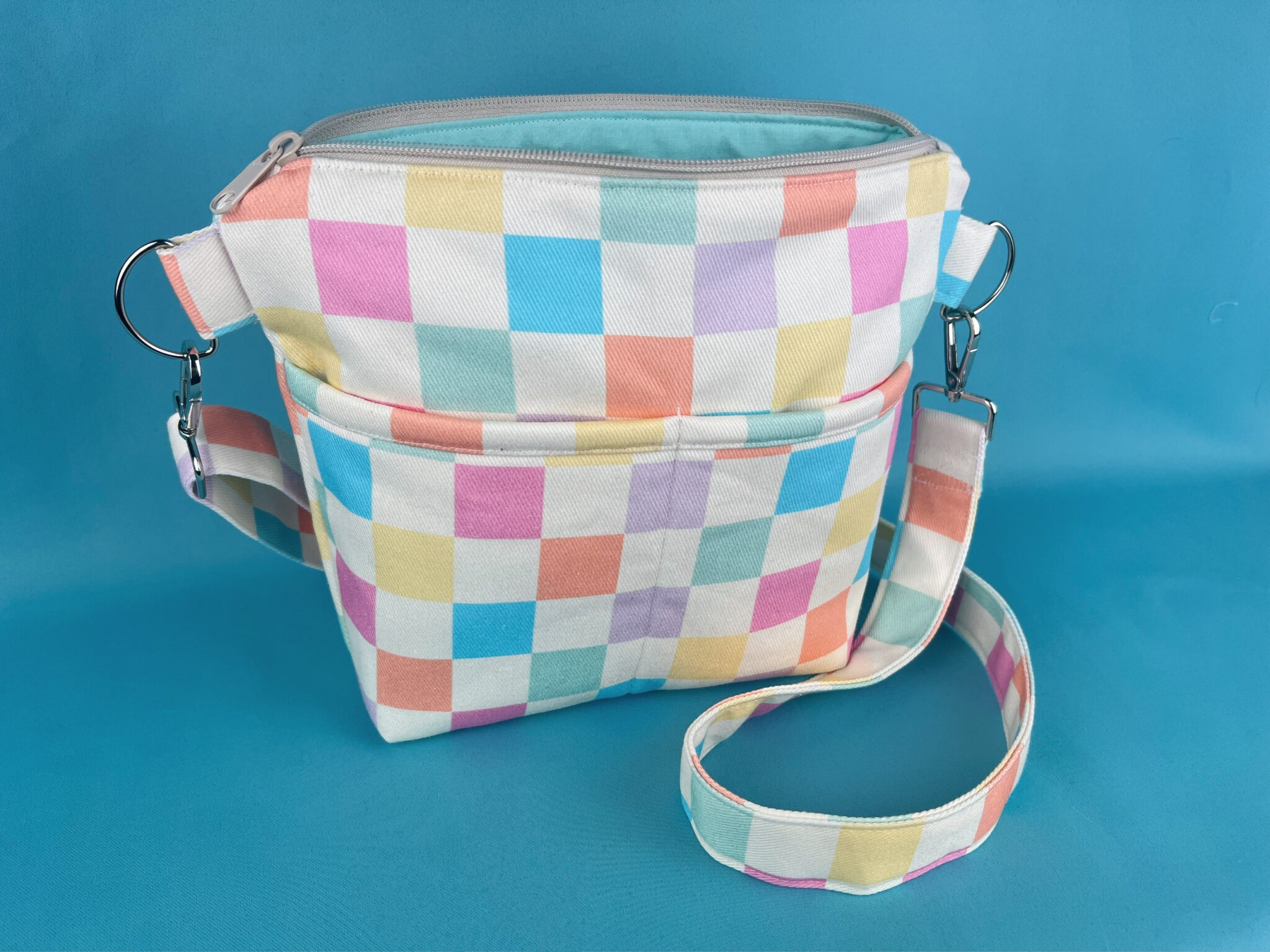 How To Sew A Crossbody Bag Free DIY Tutorial Sewing Pattern How To Sew A Crossbody Bag Free DIY Tutorial Sewing Pattern
