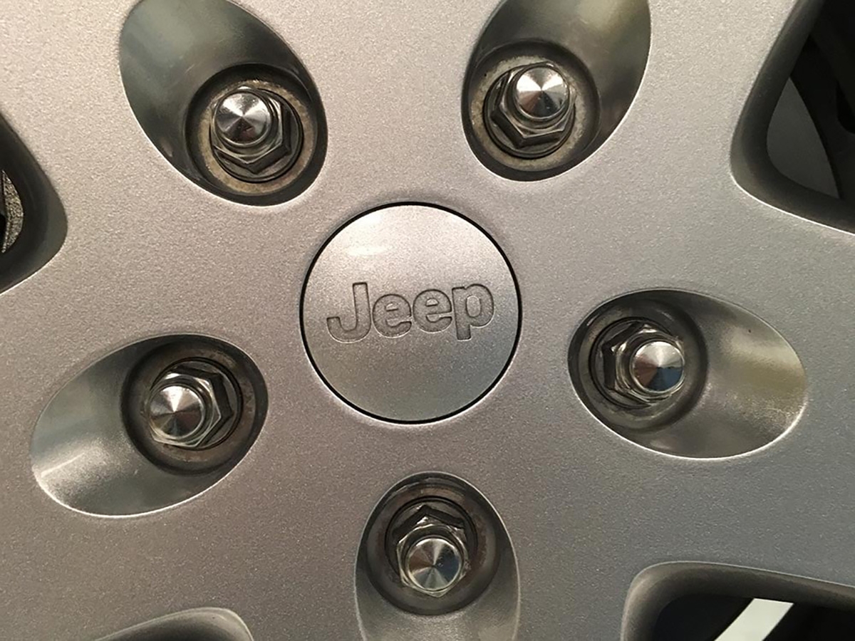 jeep tire bolt pattern