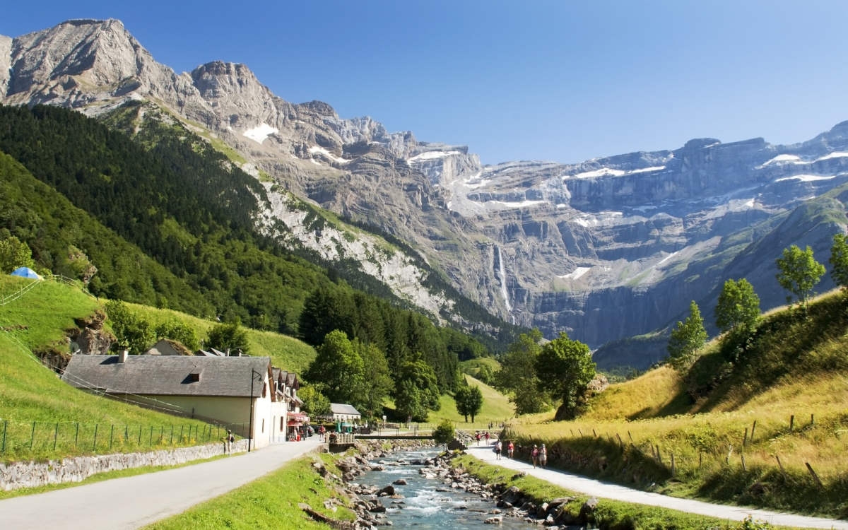 Mountain Ranges In Spain And Tips For Visting Pyrenees Montserrat 