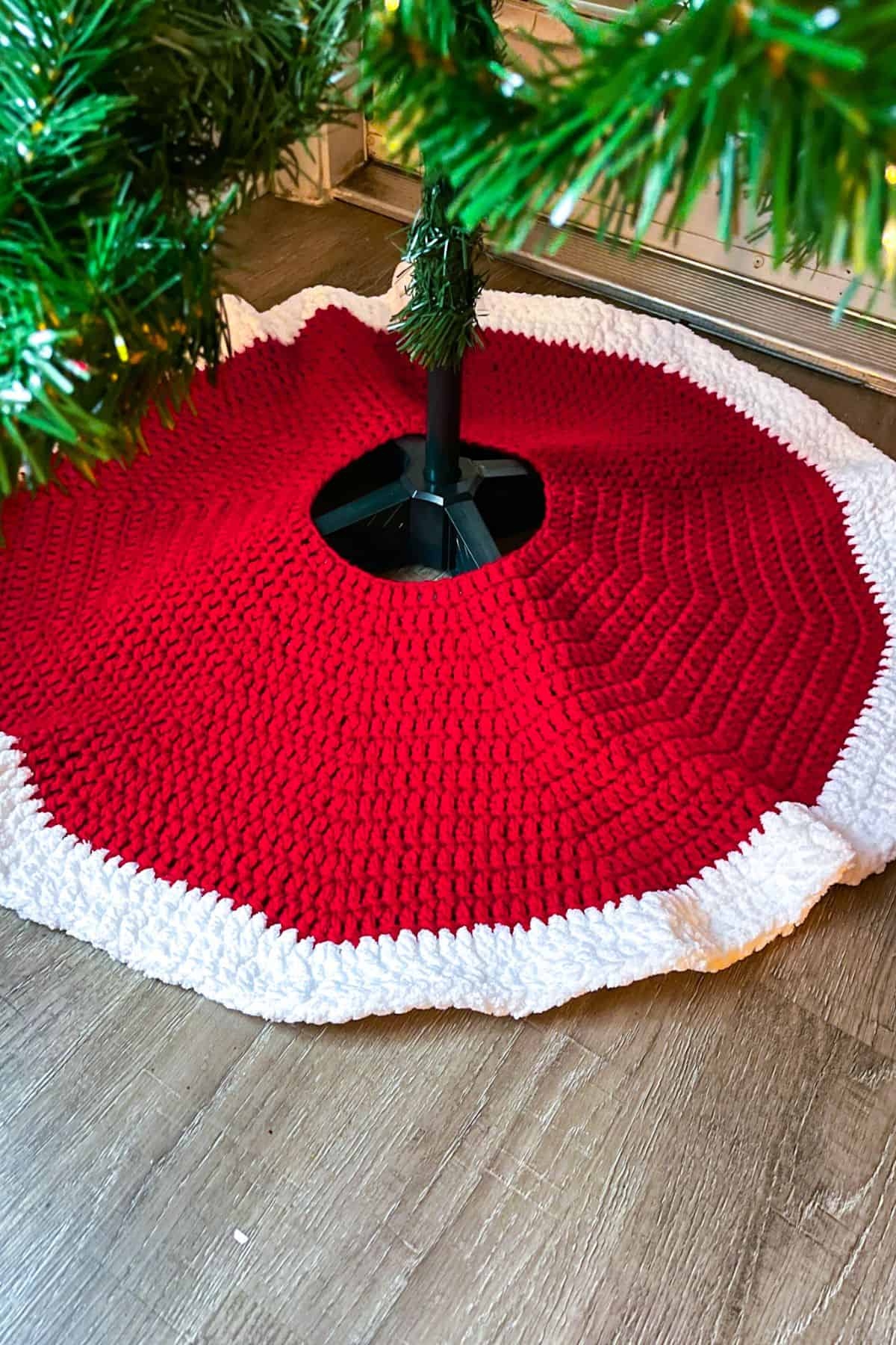 Pattern For Crochet Christmas Tree Skirt Thecaffeinatedsnail Pattern For Crochet Christmas Tree Skirt Thecaffeinatedsnail