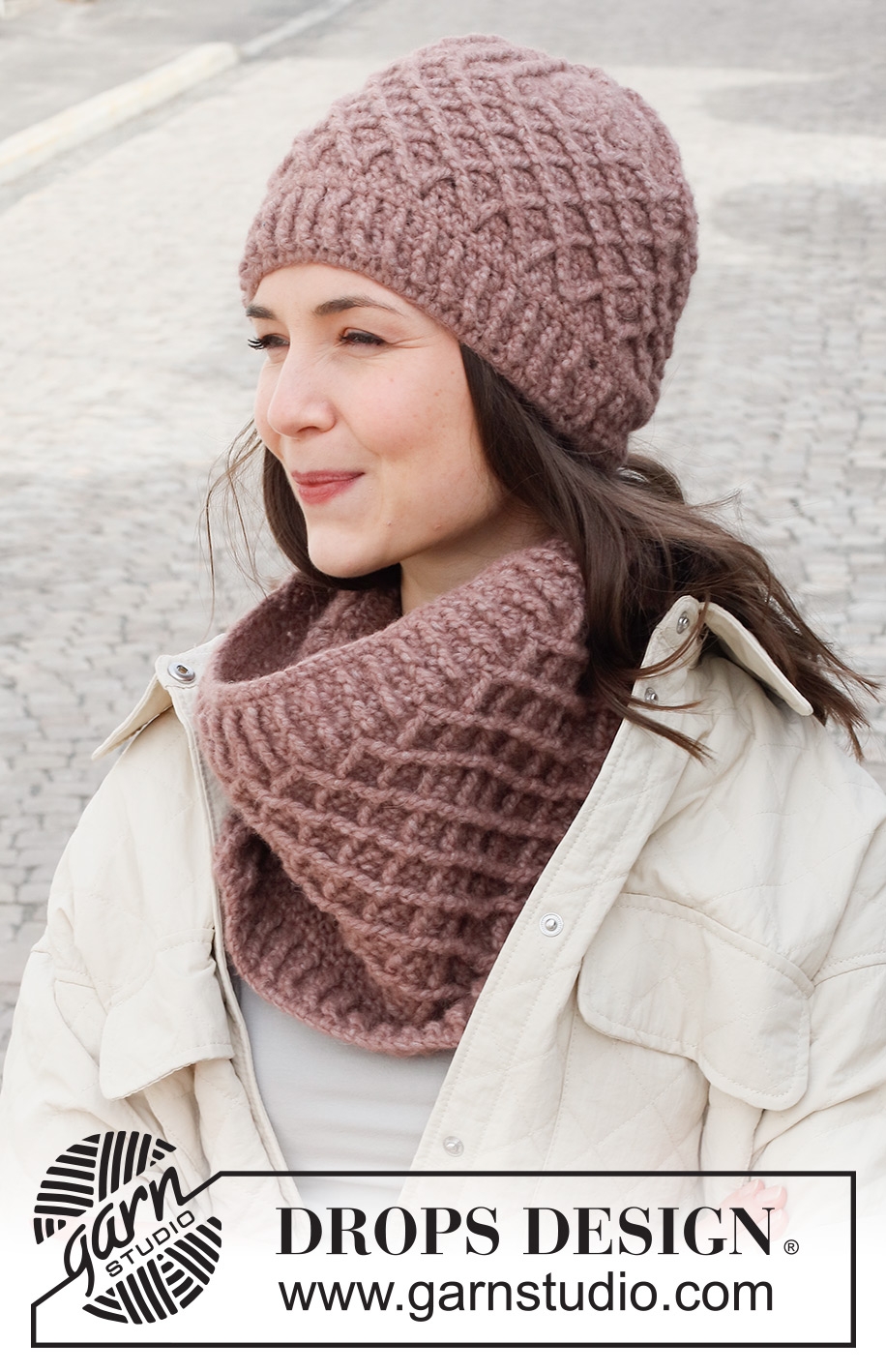 Pinecone Set DROPS 225 20 Free Crochet Patterns By DROPS Design Pinecone Set DROPS 225 20 Free Crochet Patterns By DROPS Design