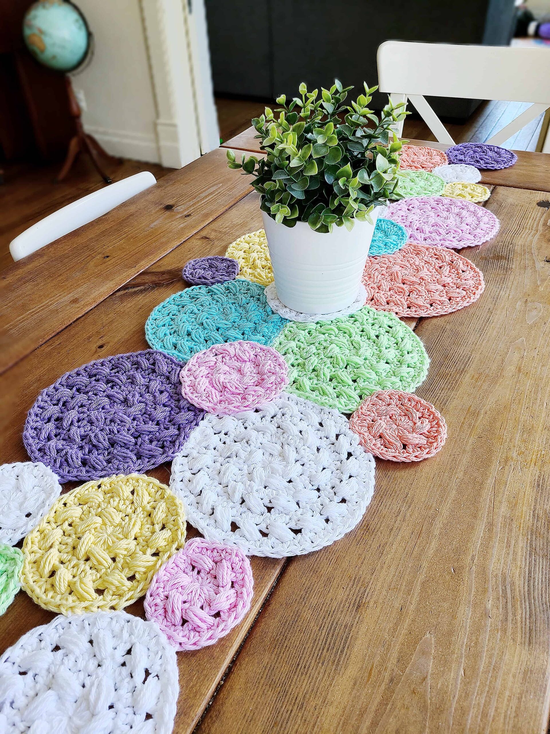 Puff Dreams Table Runner Crochet Pattern Clover Needlecraft