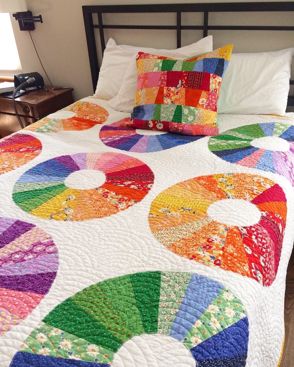 Rainbow Dresden Plate Quilt Finish Leila Gardunia Quilt Patterns