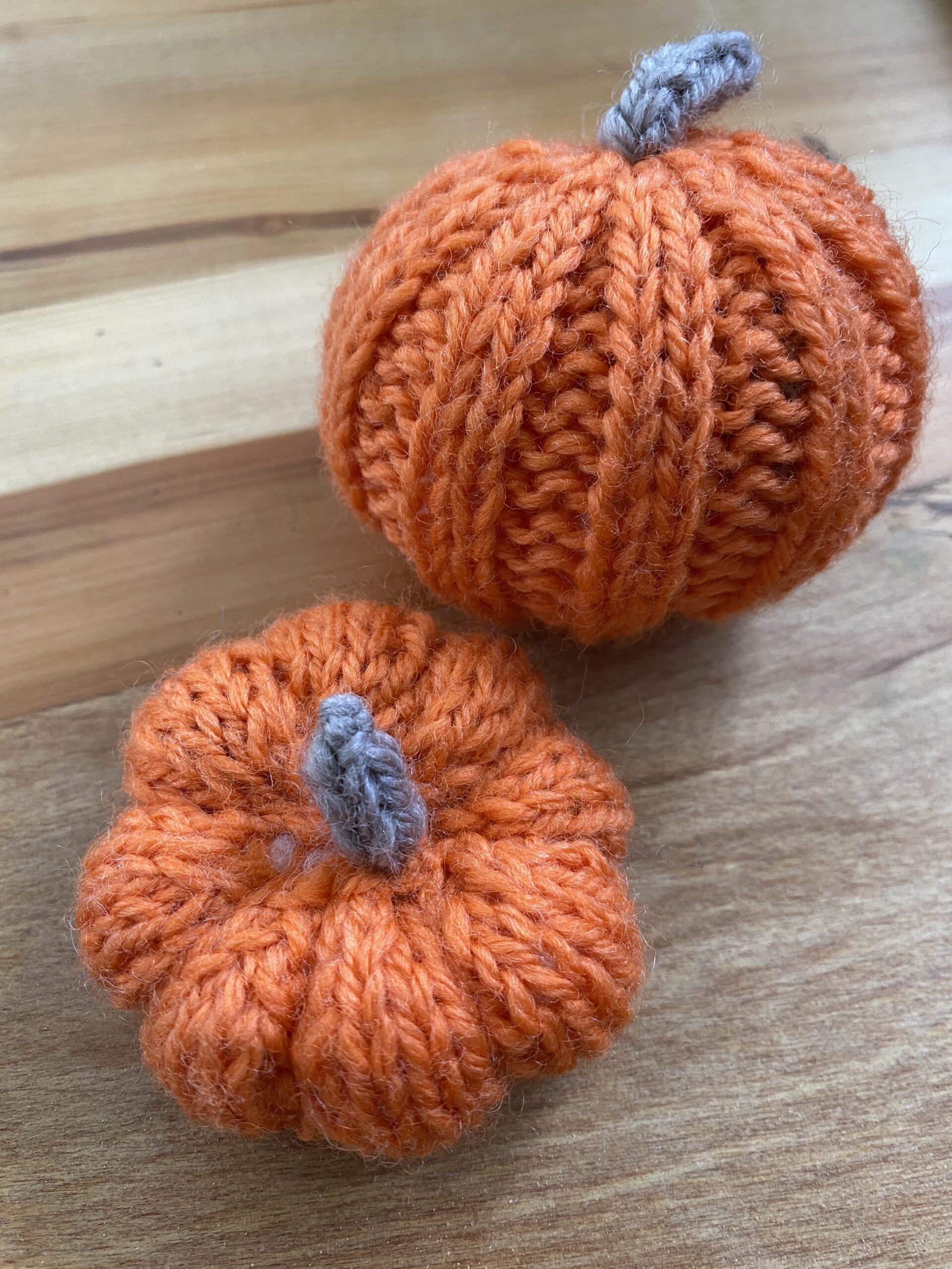 Tiny Pumpkins Free Knitting Patterns The Knit Guru