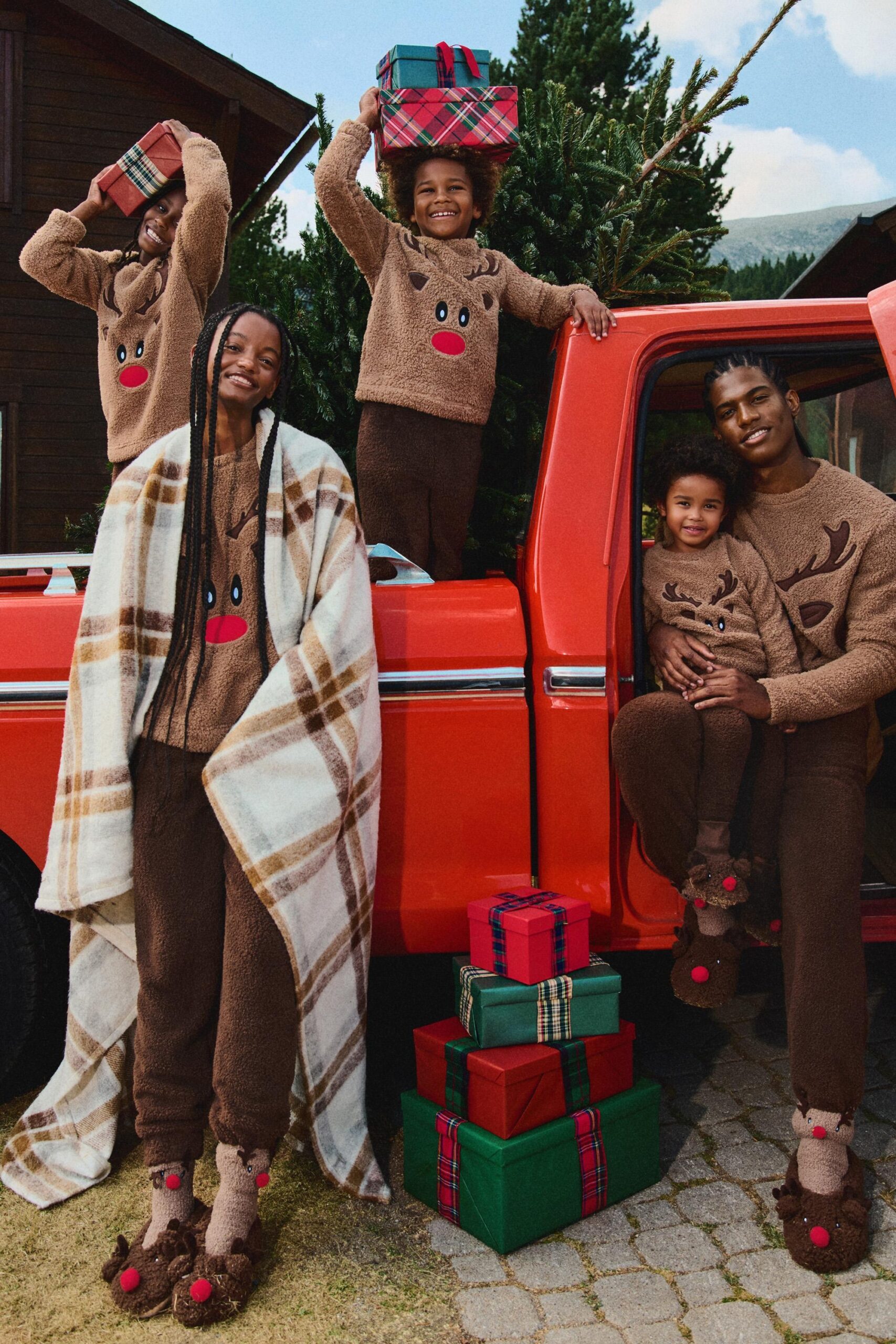 Los 6 Mejores Pijamas De Navidad De Lefties Con El Que Ir s Conjuntada Con Toda La Familia Moda Los 6 Mejores Pijamas De Navidad De Lefties Con El Que Ir s Conjuntada Con Toda La Familia Moda